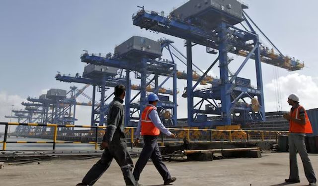 Indian Ports Face Strike Threat Over Wage Disputes