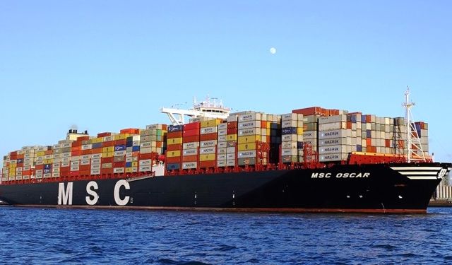 Transpacific Shipping Rates Stay High Due to Strike and Tariff Concerns