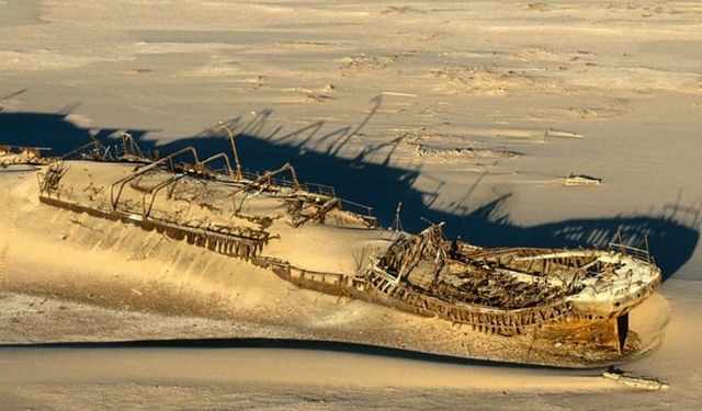 500-Year-Old Shipwreck Found in Namib Desert