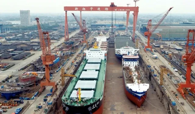 Trump Signs Order to Boost U.S. Shipbuilding Industry