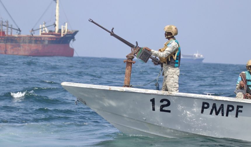 Pirates Demand $10 Million Ransom for Chinese Fishing Vessel off Somalia