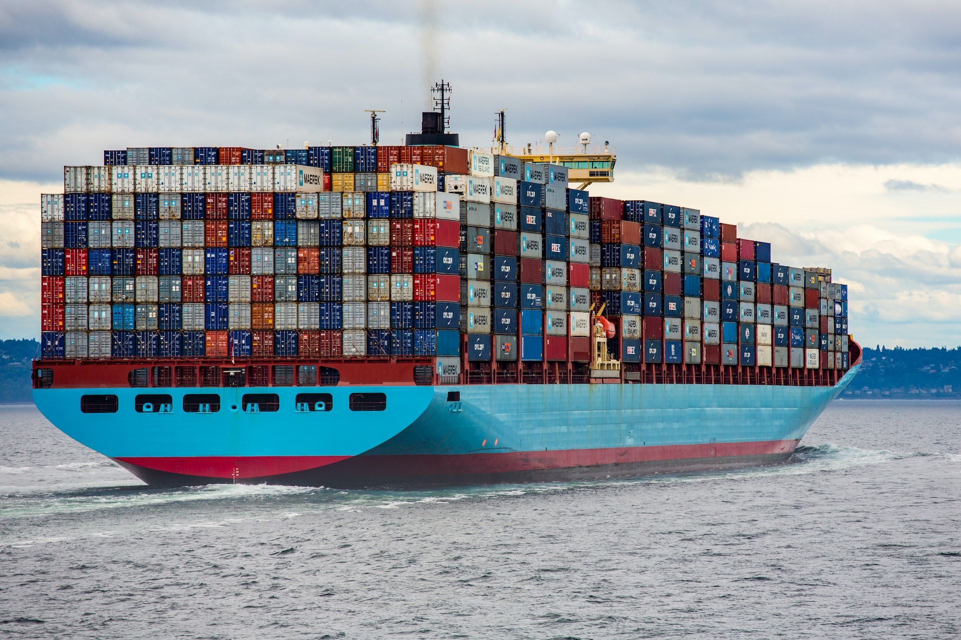 Container Ship, img src: https://www.martide.com/en/blog/what-factors-affect-container-ship-capacity