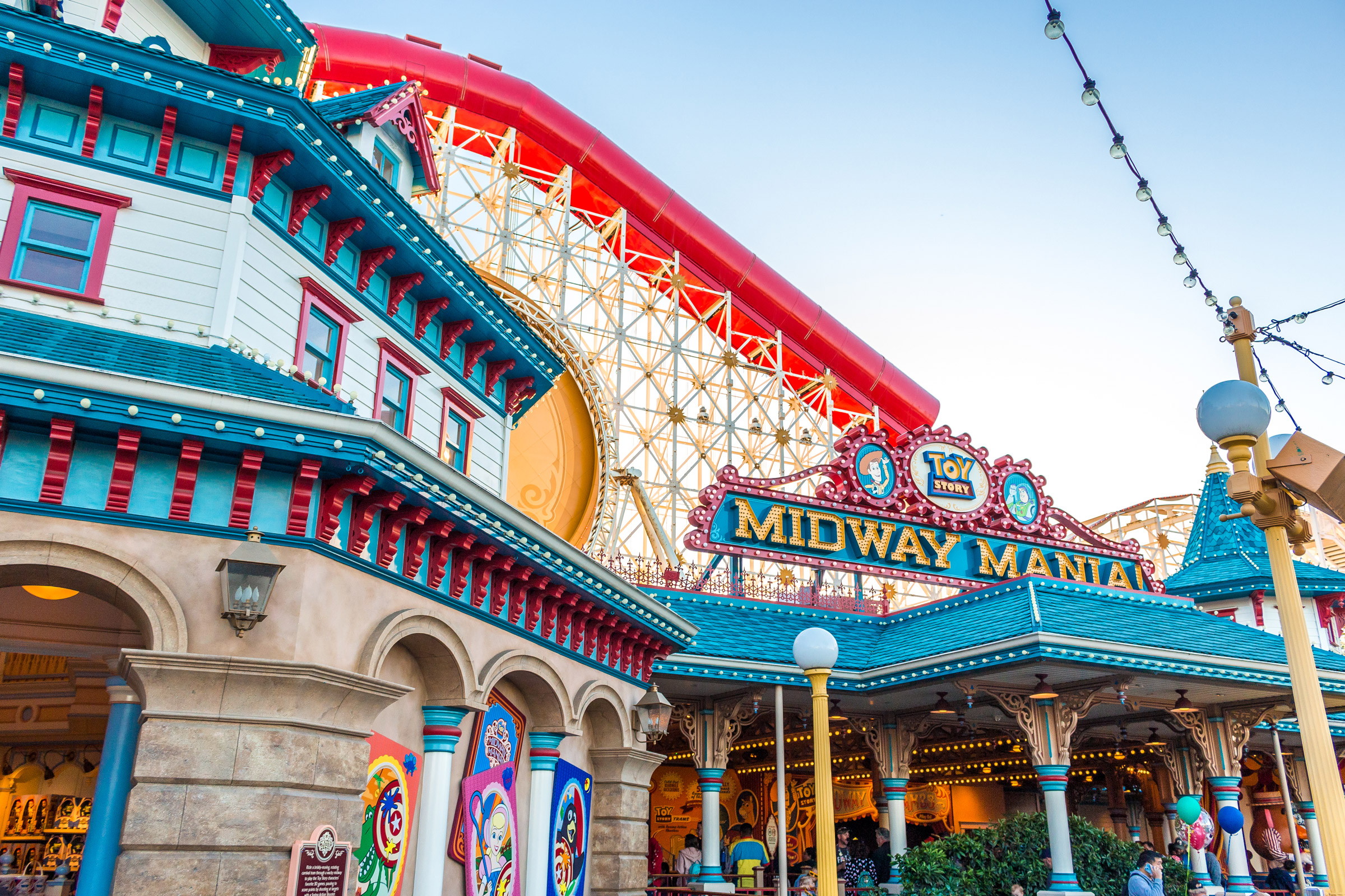 Toy Story Midway Mania Dlr, https://attractioninsight.com/attractions/disneyland/toy-story-midway-mania/